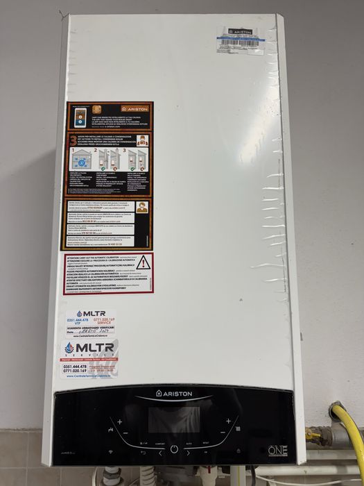 Vand doua centrale Ariston