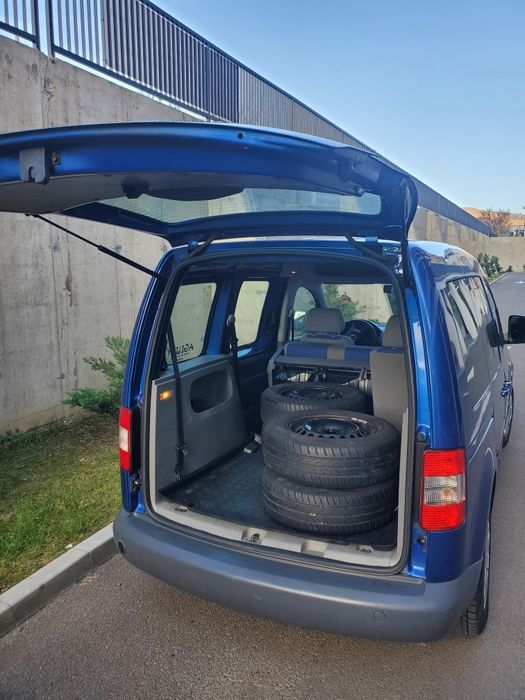 Vând Volkswagen Caddy Life 1,6 benzina+ gpl din 2006