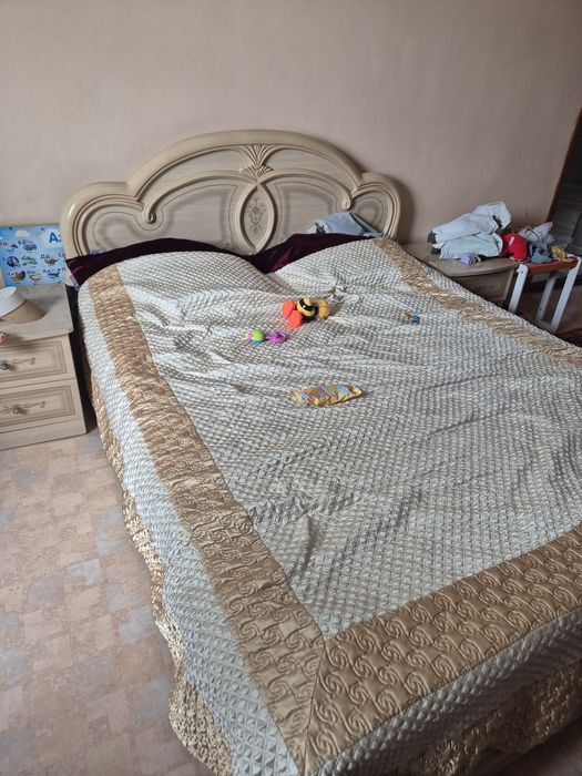 Продам спальный гарнитур