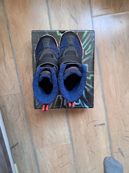 Skechers светещи и водоустойчиви ботуши 33н