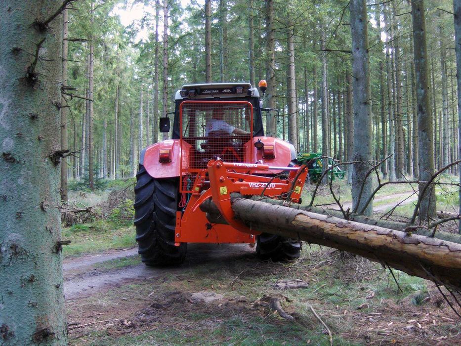 Graifer tractor VHZ-2300 cu troliu