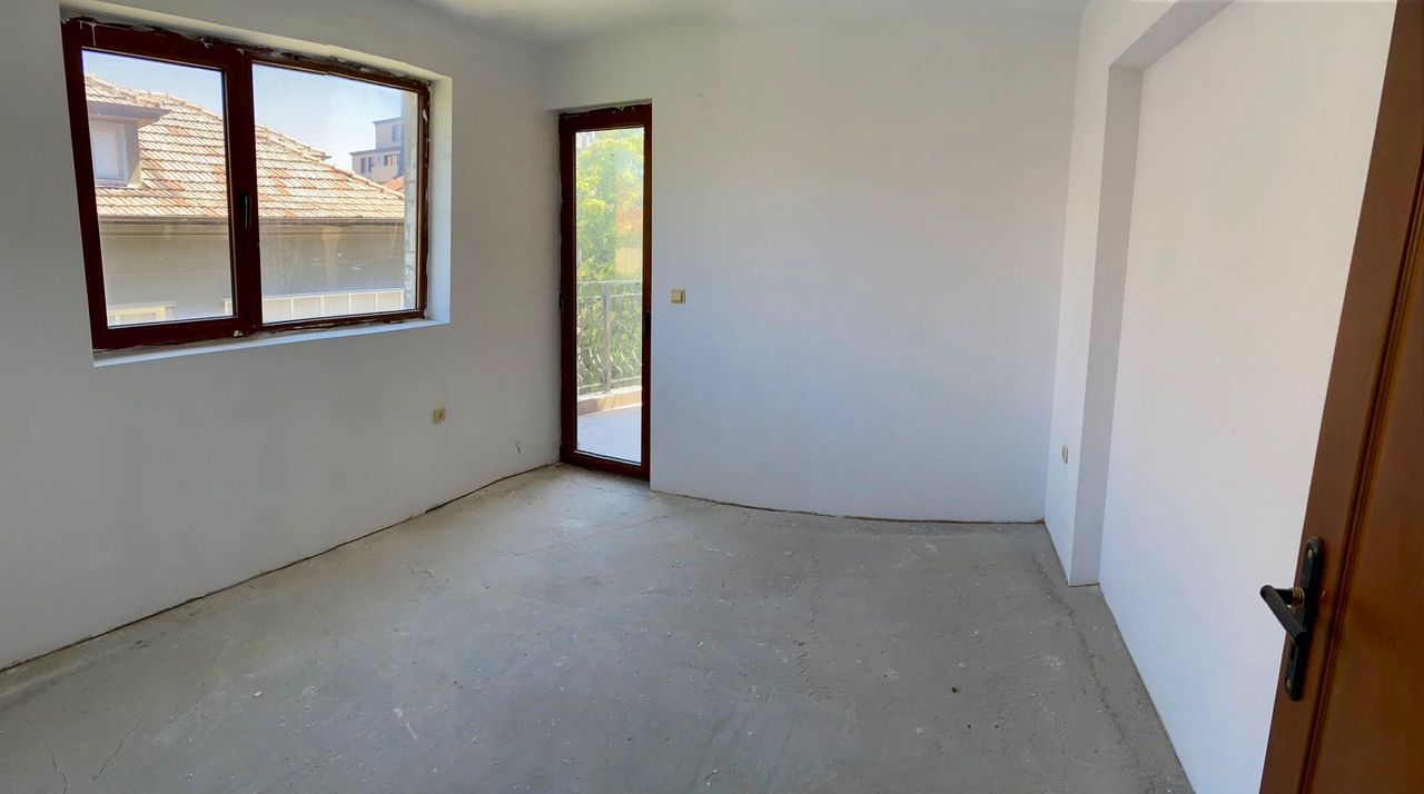 Продава се Тристаен апартамент в Казанлък - 84 кв.м за 1032 €/кв.м - Снимка #9