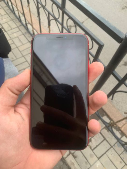 iPhone XR в хорошем состоянии