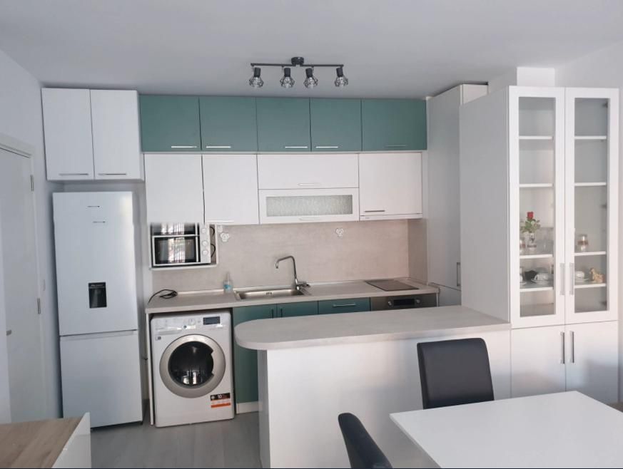 Дава се под наем Двустаен апартамент в София, Малинова долина - 80 кв.м за 675 € - Снимка #2