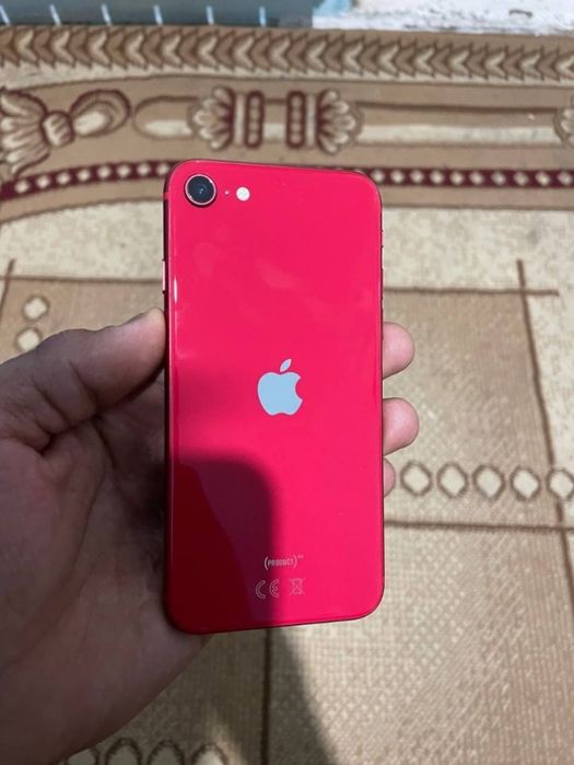 iPhone SE / 64GB / 79%