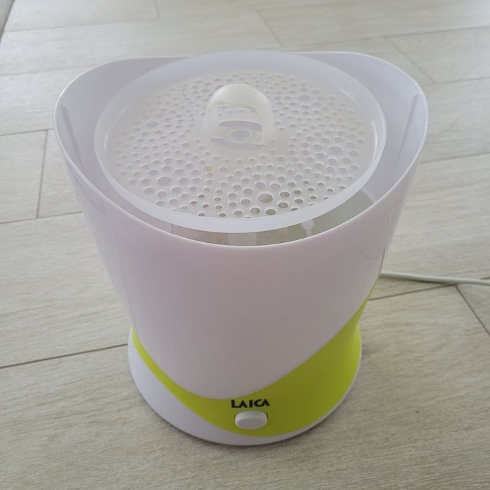 Vând sterlizator biberoane, marca Laica