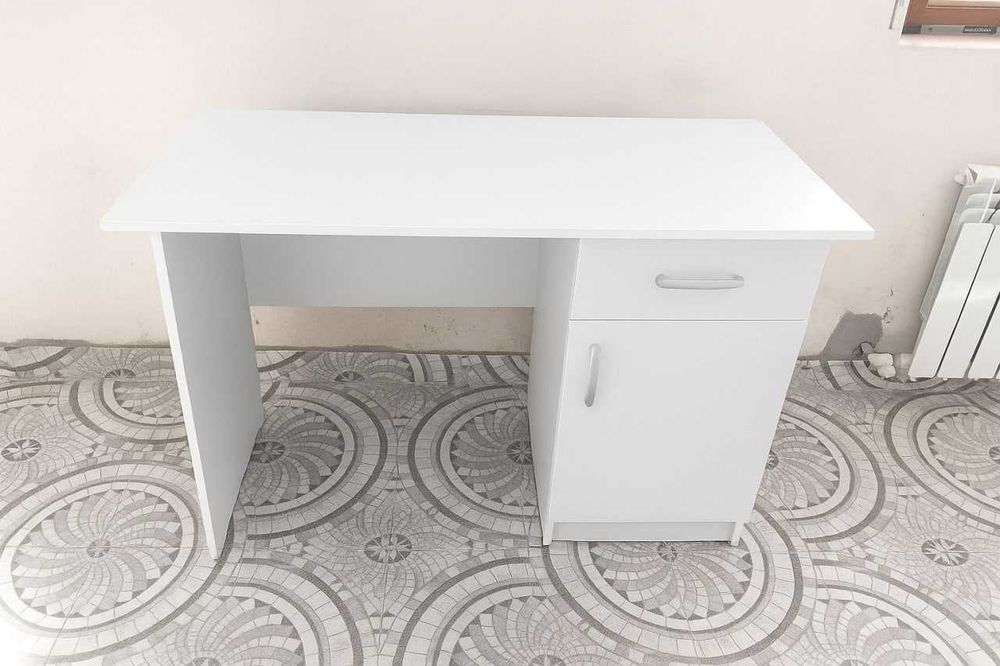 Комютерный стол 120х55