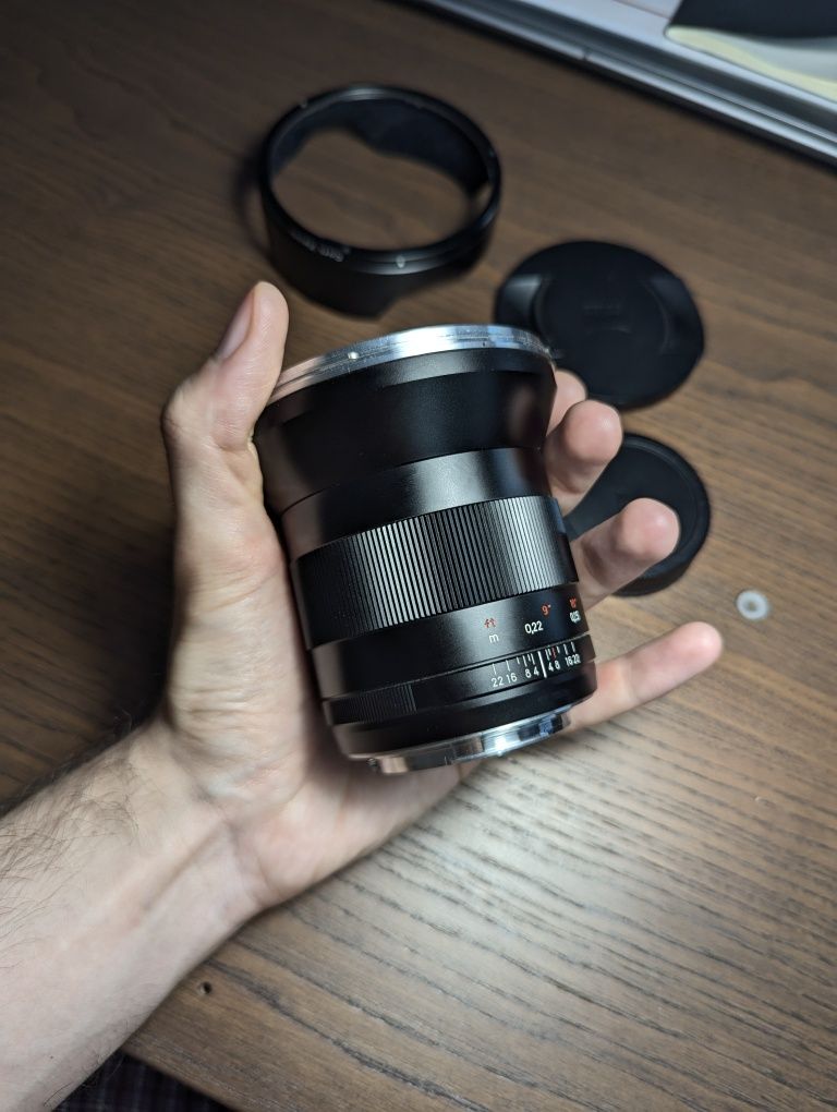 Carl Zeiss Distagon 2.8/21 ZE - EF mount Canon