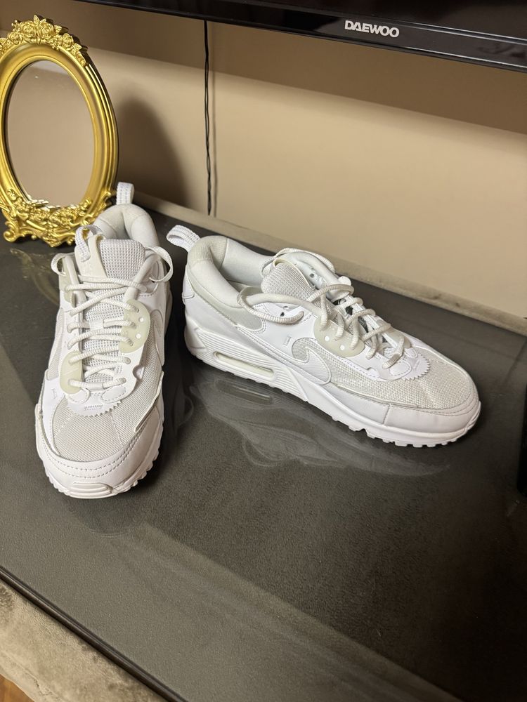 Маратонки Nike new