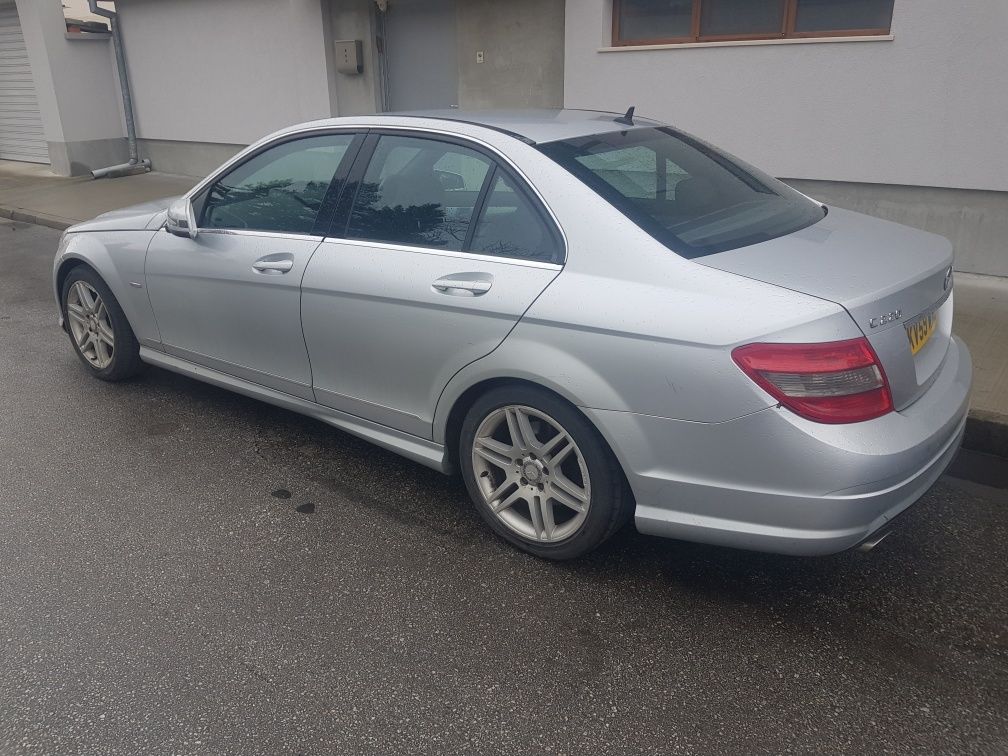 Продавам на части c220 cdi