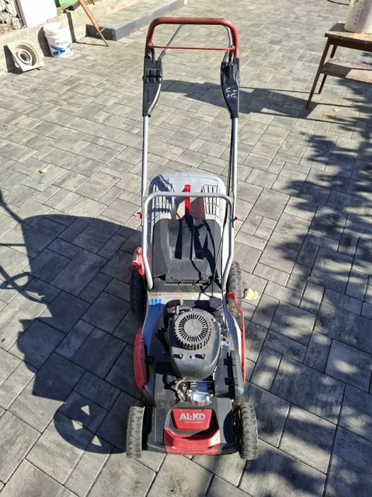 Masina de tuns gazonul ALKO