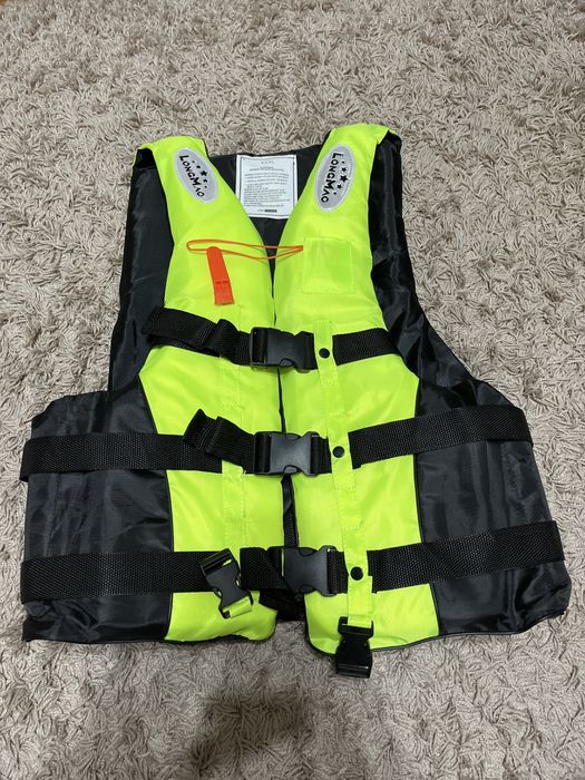 спасательный жилет