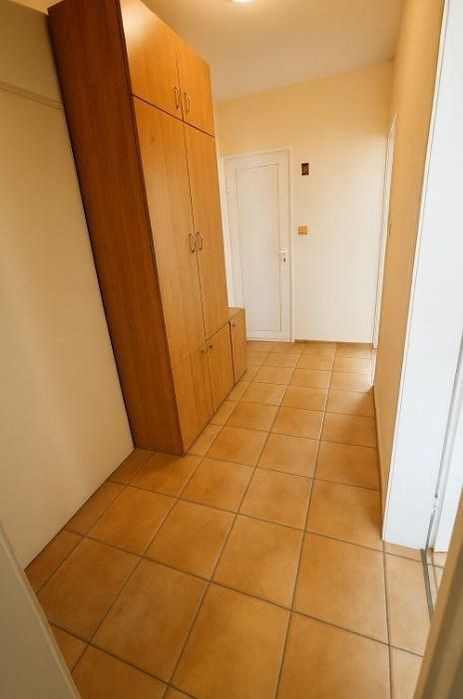 Тристаен апартамент в района на Окръжна болница!