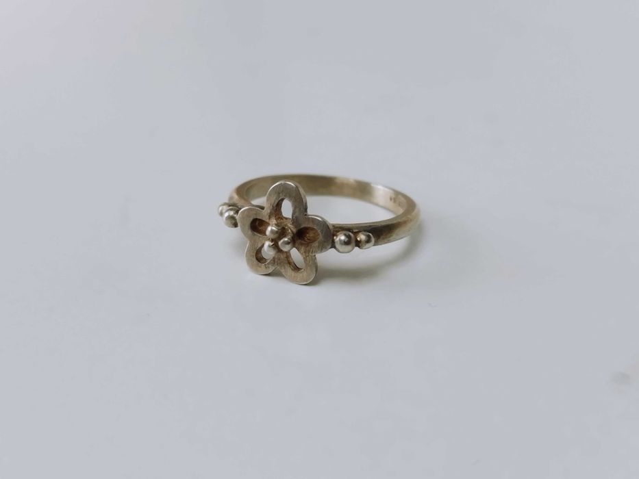 Vechi inel argint 925 placat cu aur.