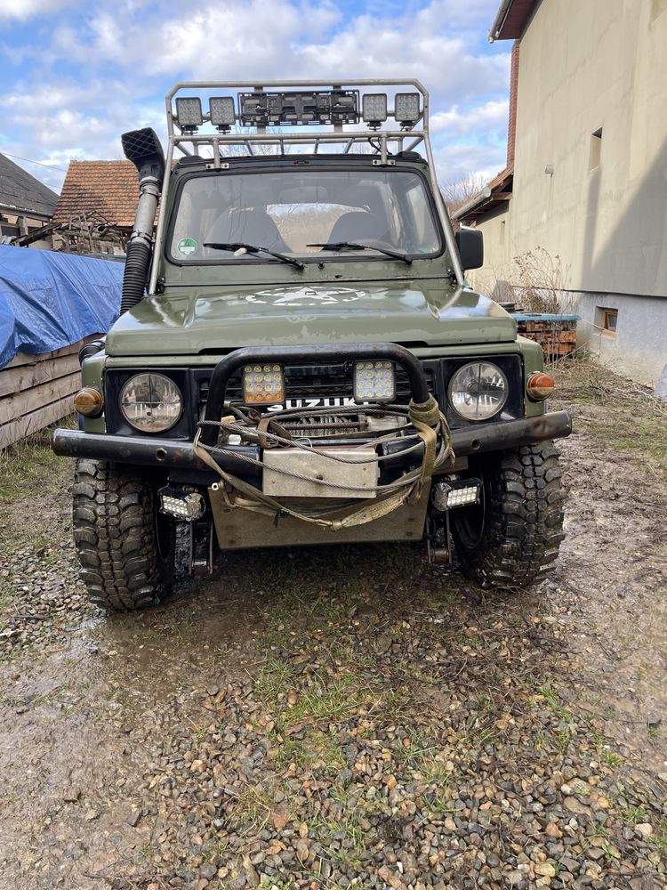 Suzuki samurai  SJ