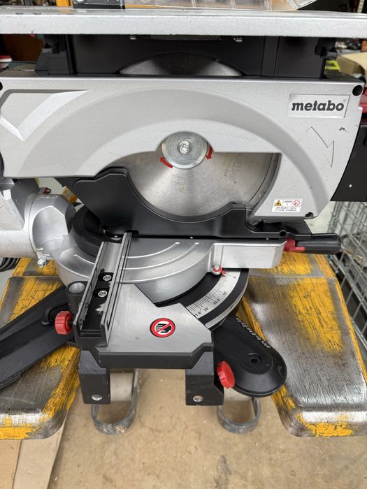 Metabo KGT 305 M fierastrau circular electric de banc