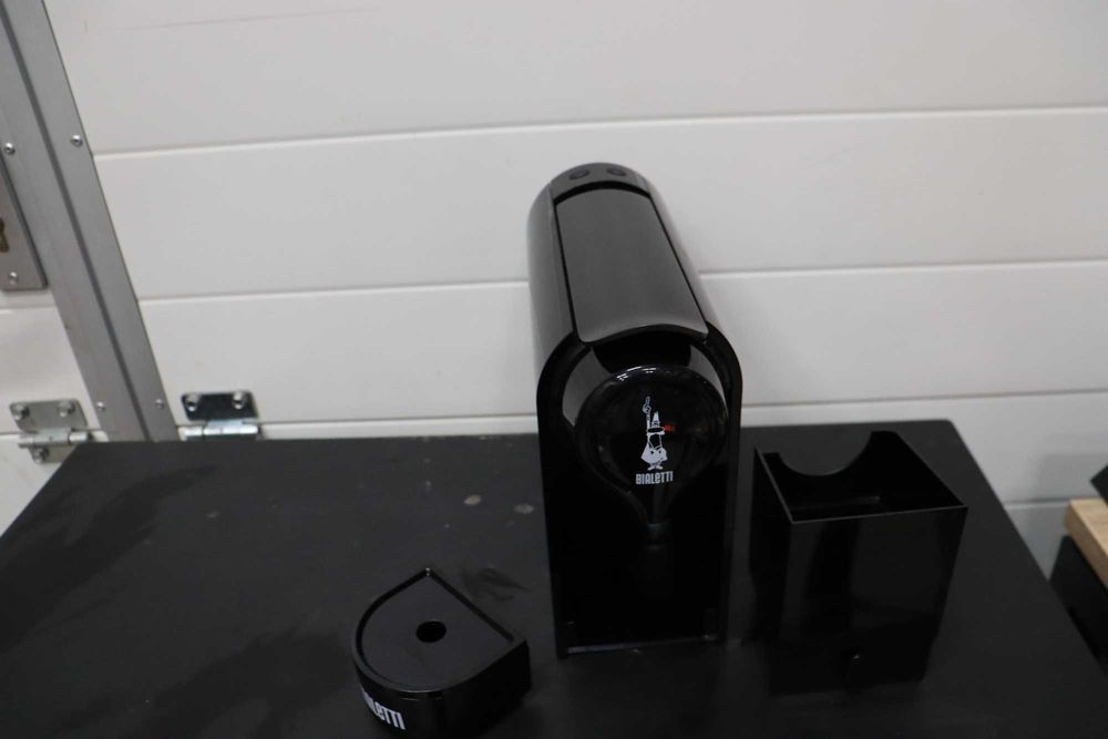 Bialetti Gioia, еспресо машина за алуминиеви капсули, черна