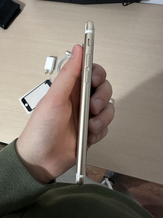 Telefon Apple iPhone 6s 16GB Gold Neverlocked Accesorii Incluse