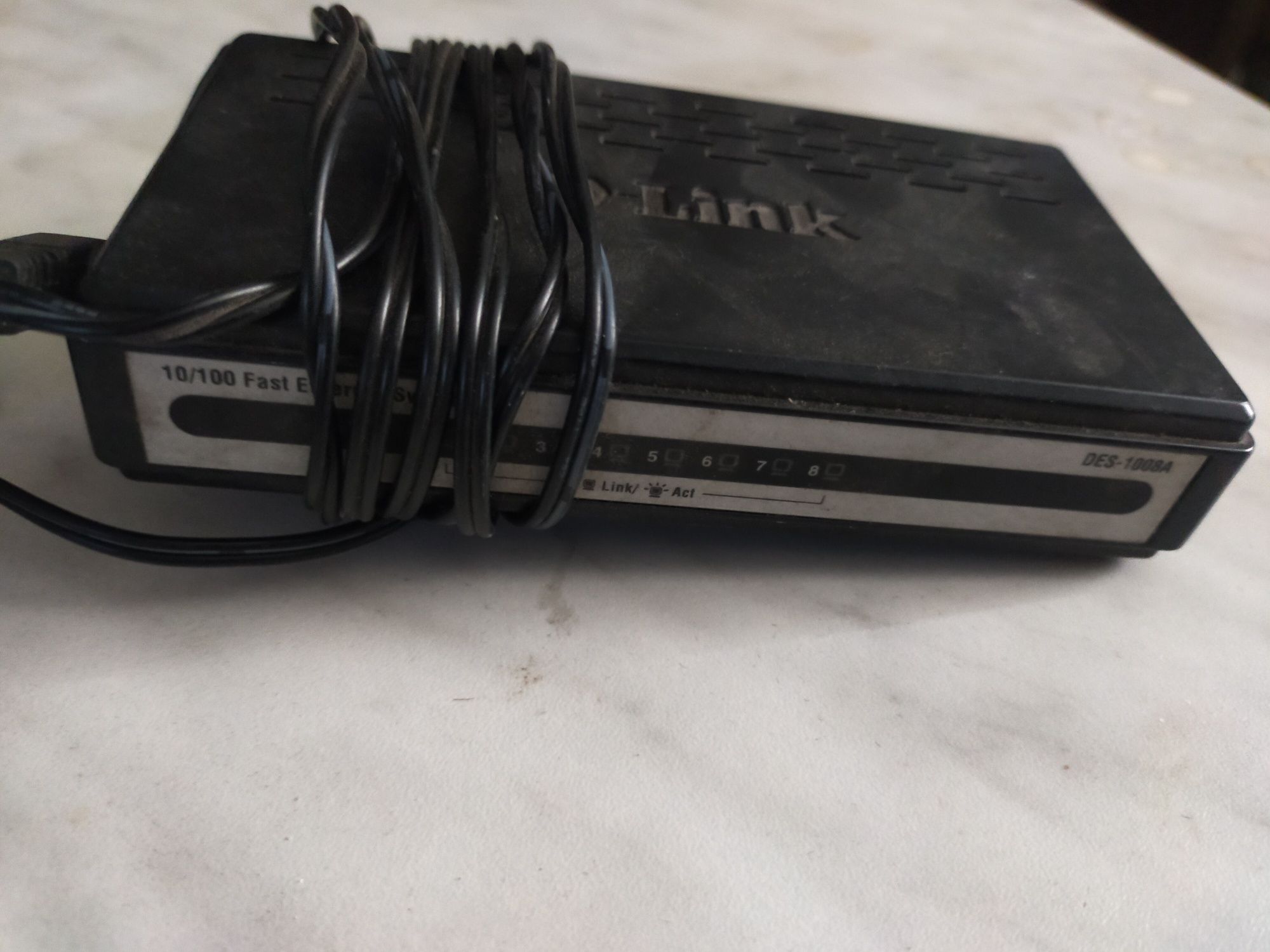 Свитч Dlink des 1008a