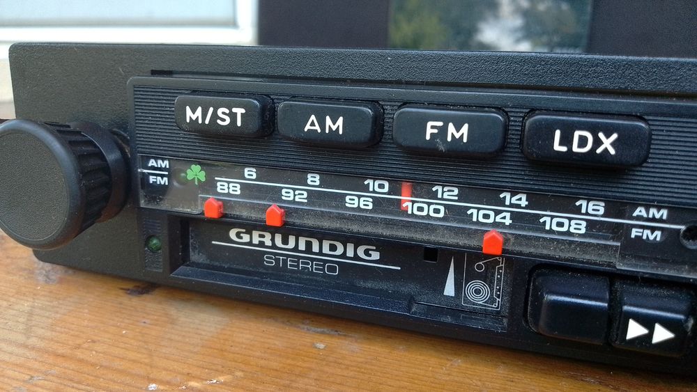 GRUNDIG radio casetofon auto Original Nou nefolosit Calitate Premium