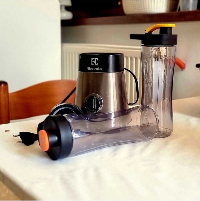 Mini blender Electrolux Good to go ESB2700 0.6l  400W 2 trepte viteza