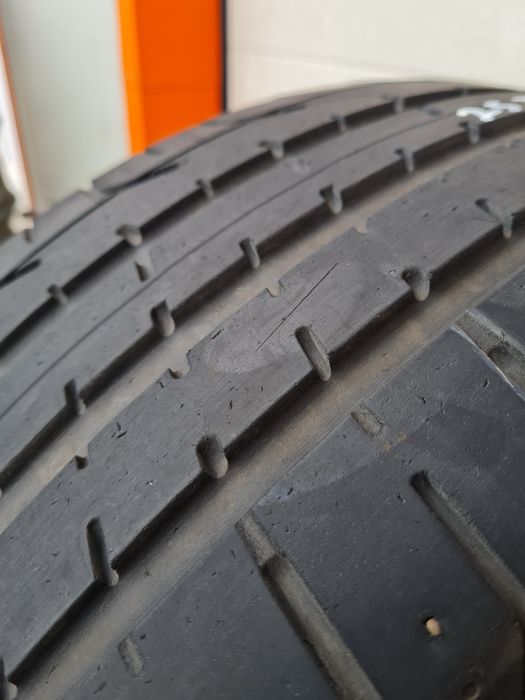 Летни гуми 2 броя PIRELLI Pzerp 255 40 R19 дот 4222