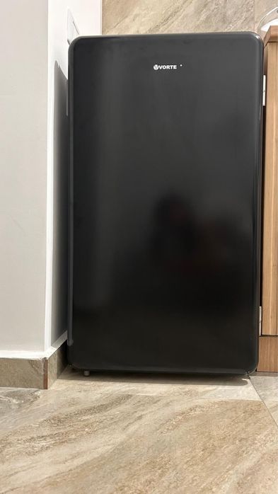 Vand frigider cu o usa Vortex in garantie