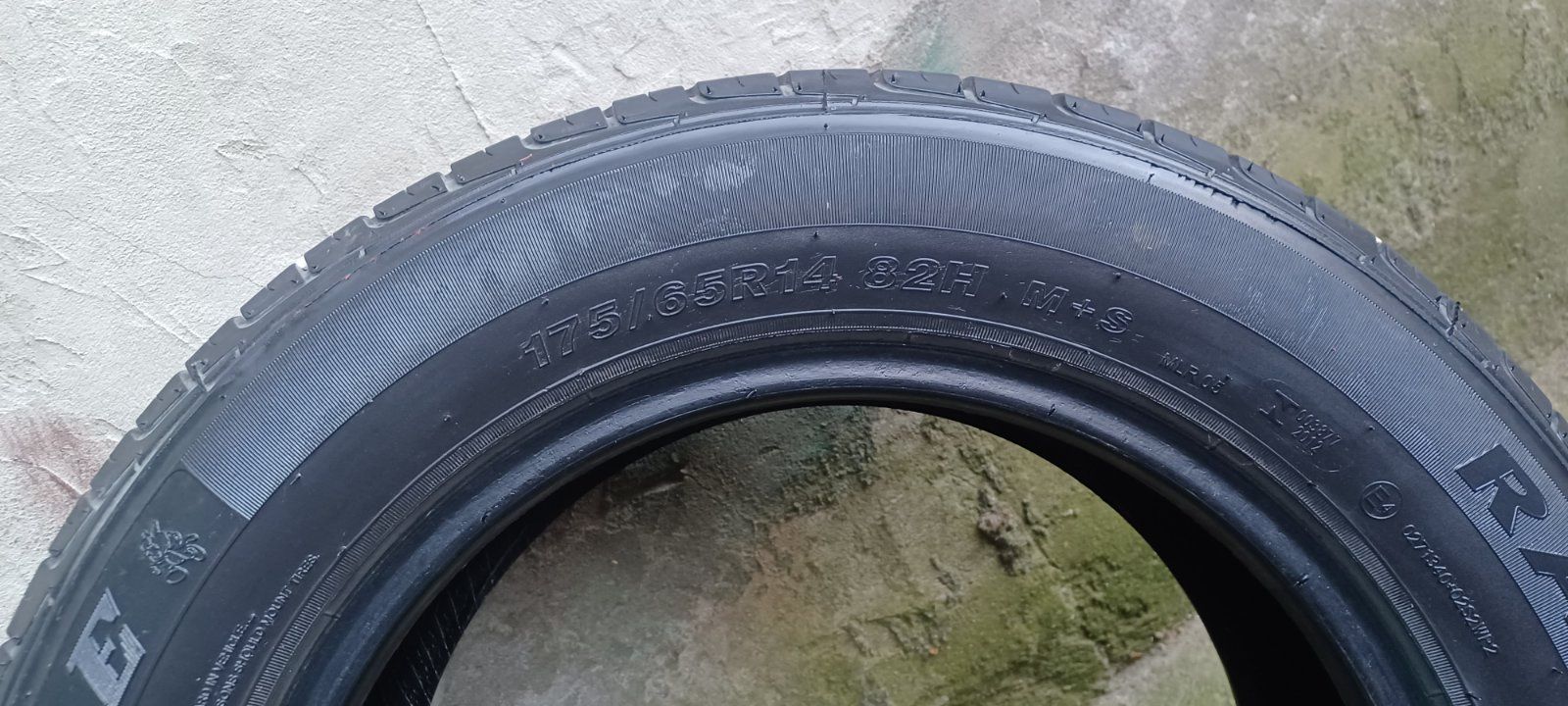 Продавам гуми 175 / 65 / 14
50 лв