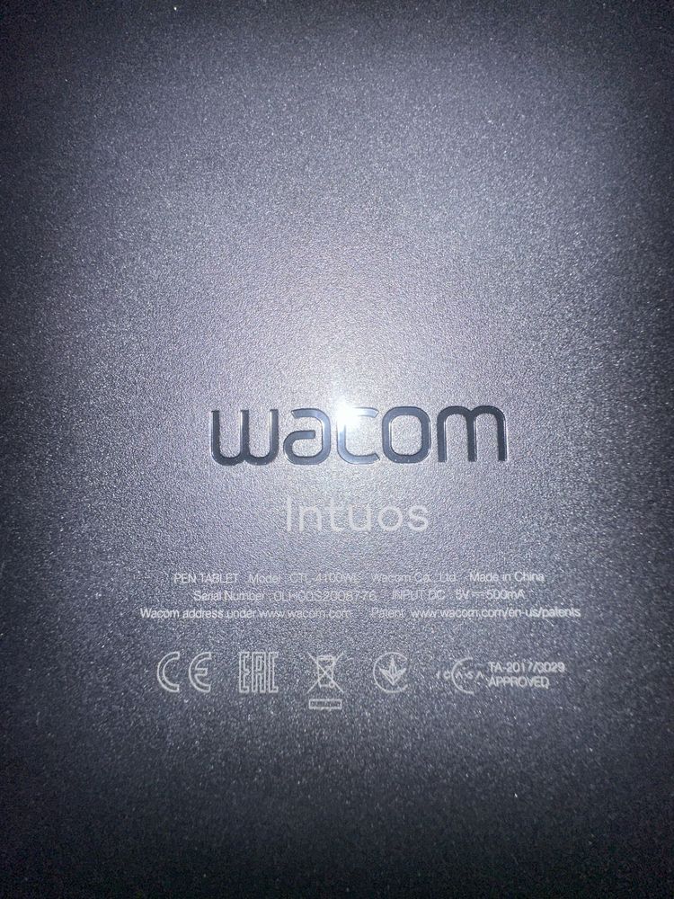 Графичен таблет wacom instuos