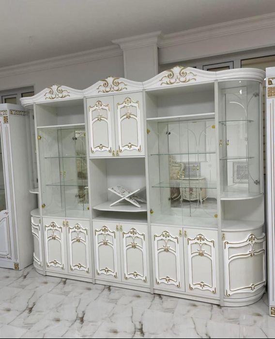 Мебель стенка горька