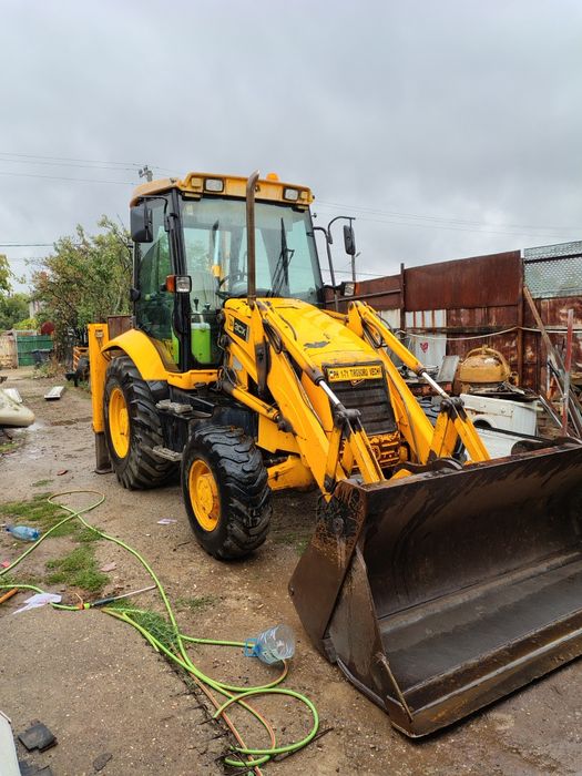 Închiriez buldoexcavator și mini excavator