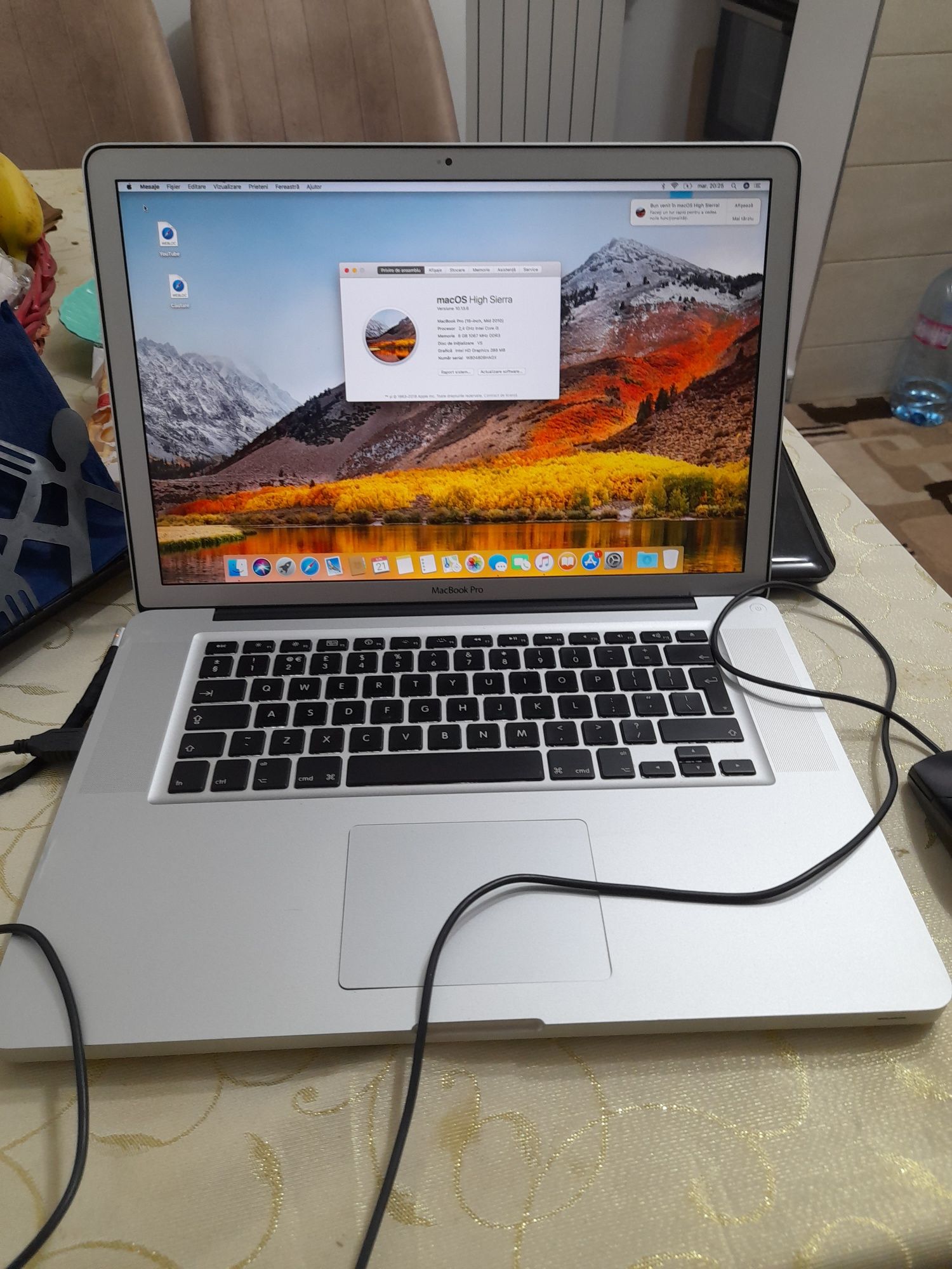 Apple  macbook pro i5 2010