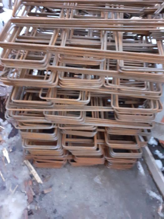 Etrieri 12/12 pentru construcții, din fier striat de 8mm
Pret 2 lei bu