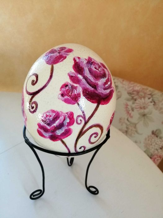 Oua de struț pictate manual