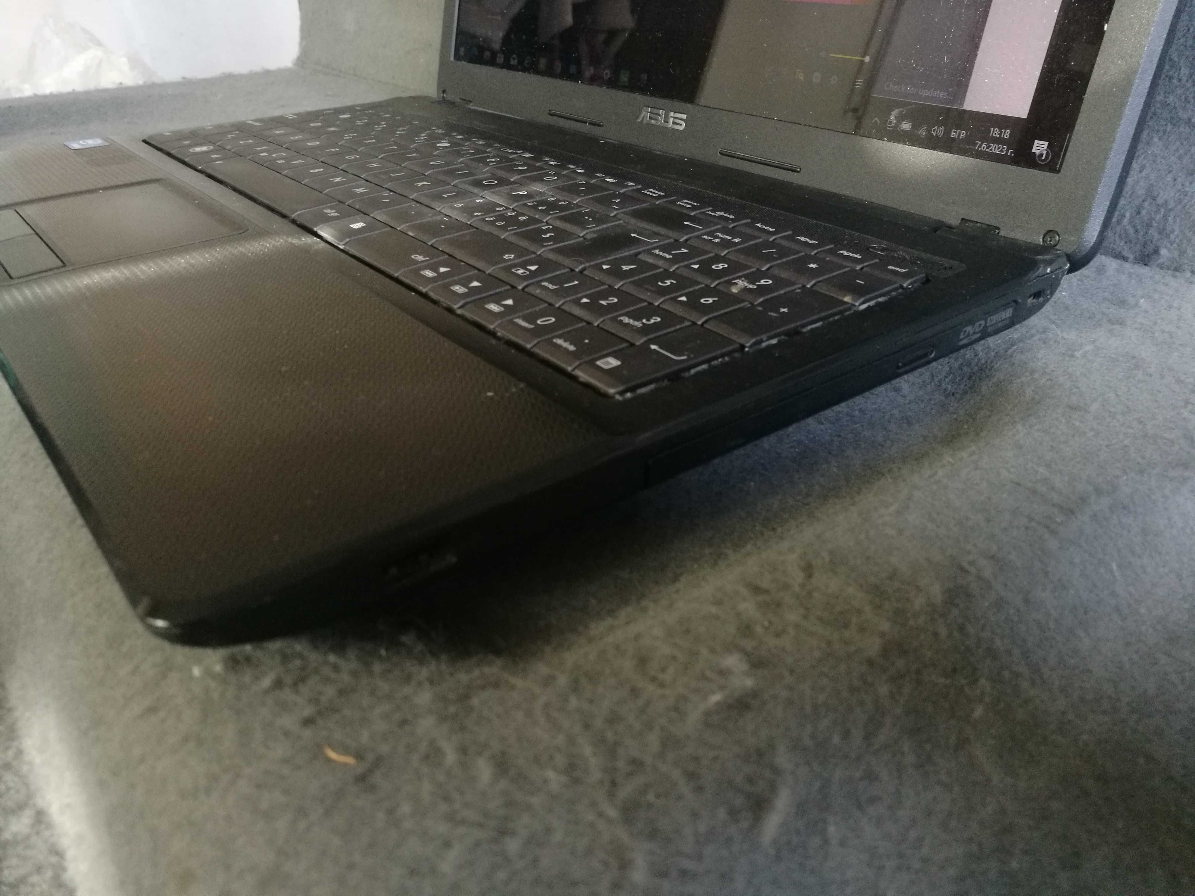 Продавам работещ лаптоп Asus X54 за дома, 15 инча