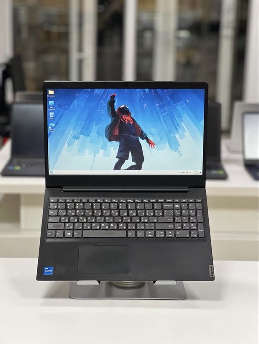 Lenovo IdeaPad | Intel Core i5-8250U | ОЗУ 8Gb | SSD 256Gb