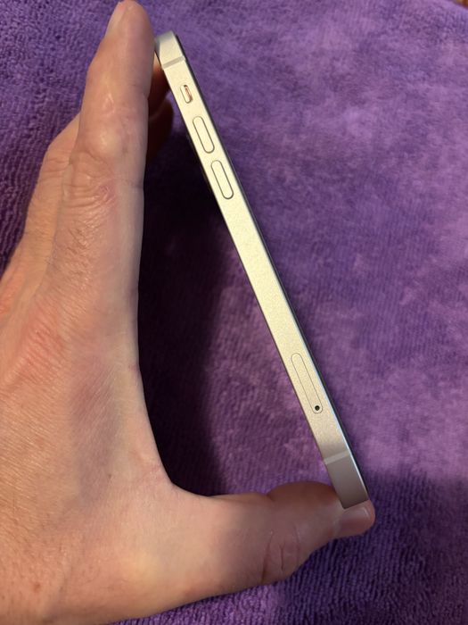 Iphone 12 64 gb  бял