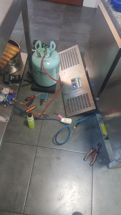Reparatii camere frigorifice,lazi frigorifice, vitrine