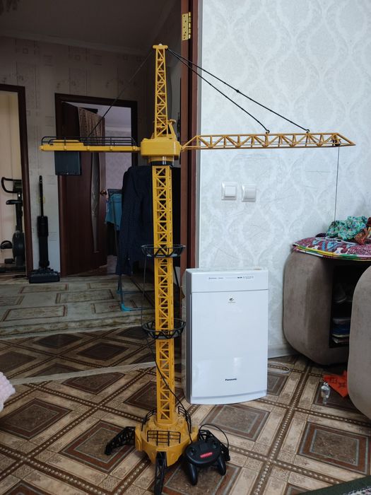 Продам игрушечный башенный кран
