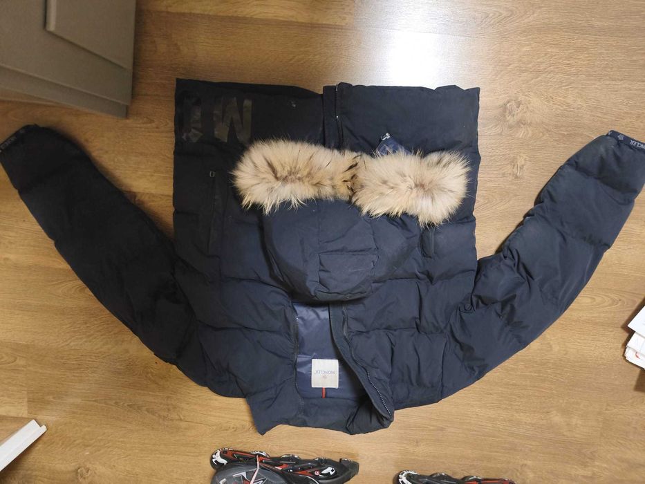 vand geaca moncler