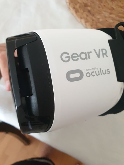 Vr gear samsung  (by oculus)
