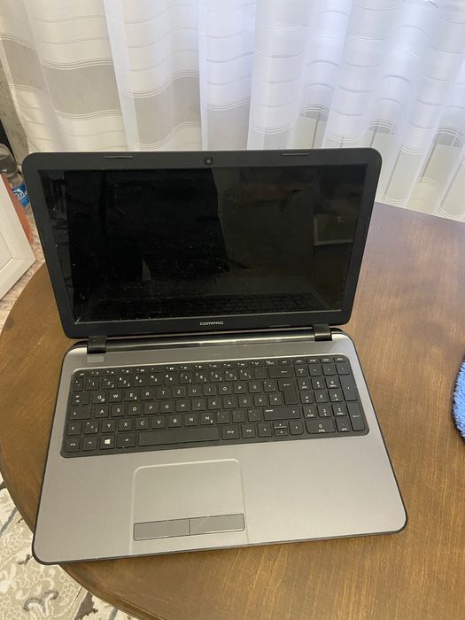 Ноутбук продам как на фото лежит просто так