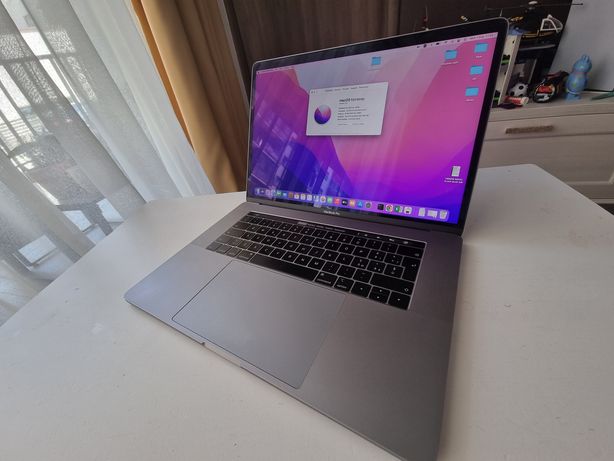 Apple Macbook Pro - 15" Touchbar - 2.6 GHz Intel Core i7