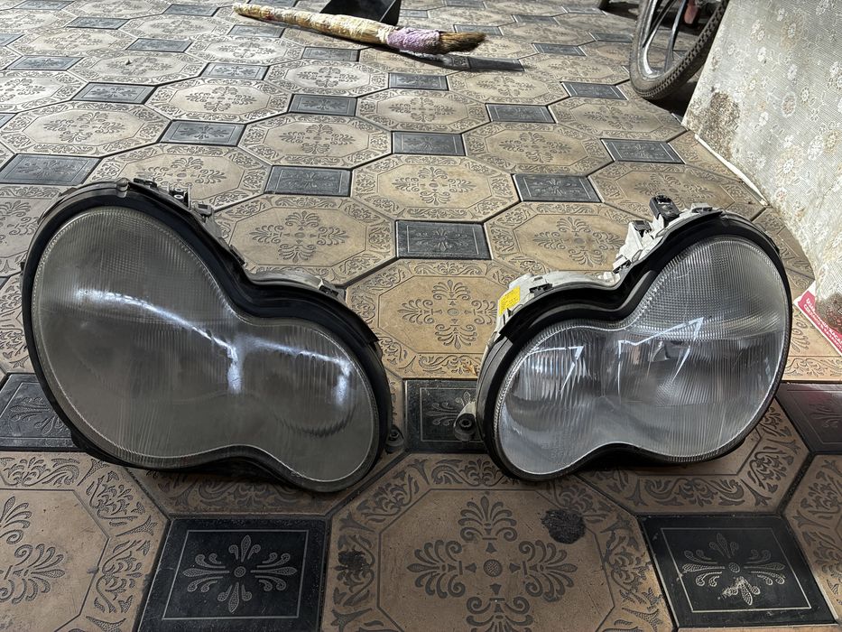 Продам фары передний w203 дорест