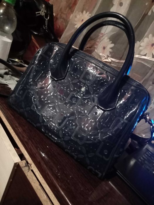 продам сумку женскую