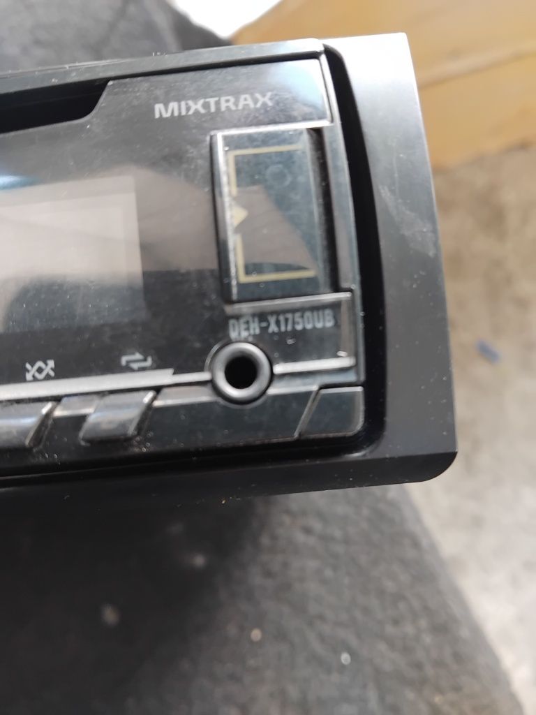 Pioner magnitafon DEH-X1750UB