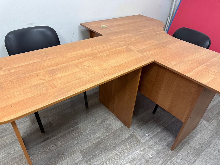 Продам стол офисный с приставкой