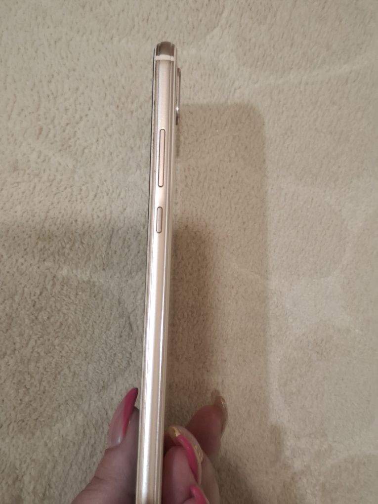 Продам Huawei p20 lite