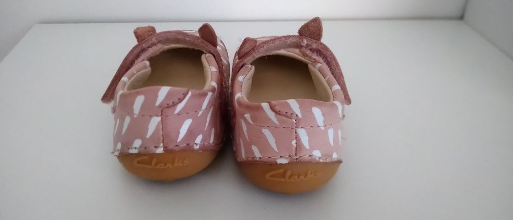 Papuci bebeluși din piele mărimea 17,5