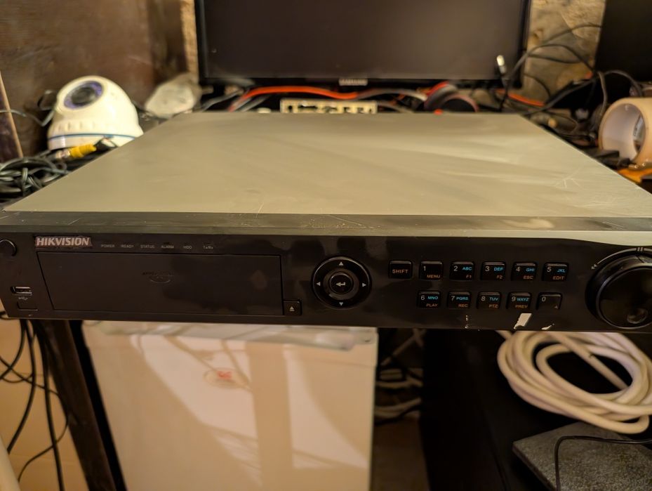 Dvr hikvision 16 canale
